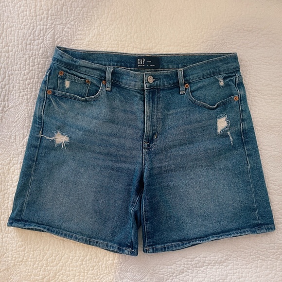 GAP Jean Shorts 5" inseam - Picture 1 of 2